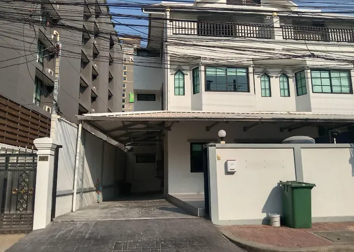 Apartment Yellow Place Sukhumvit 2 - Bts Nana