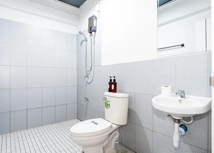 Yellow Place Sukhumvit 2 - Bts Nana Apartment