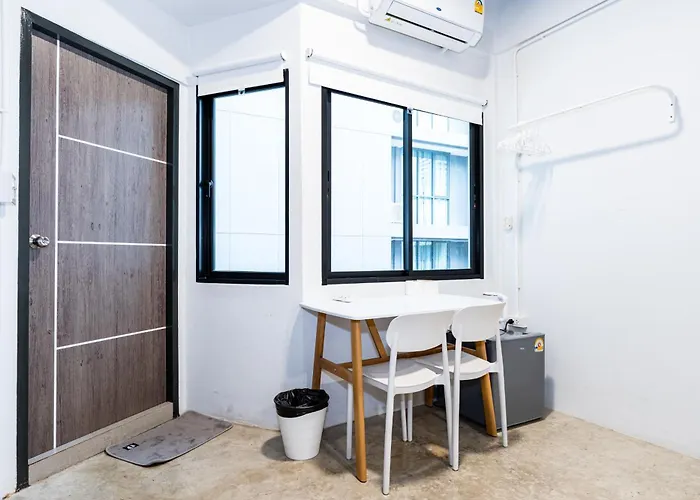 Yellow Place Sukhumvit 2 - Bts Nana Apartment *